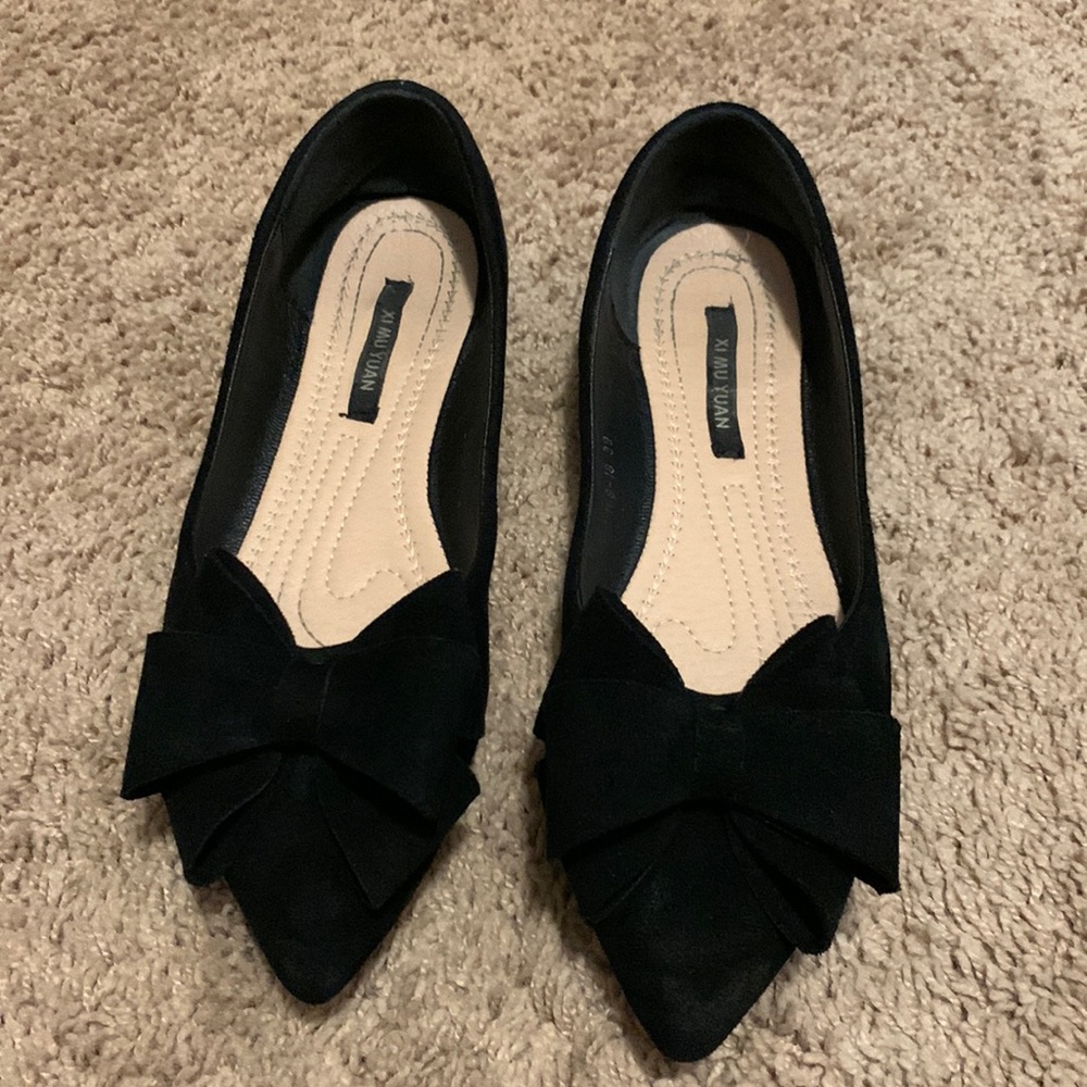 Faux Black Suede bow shoes - size 8